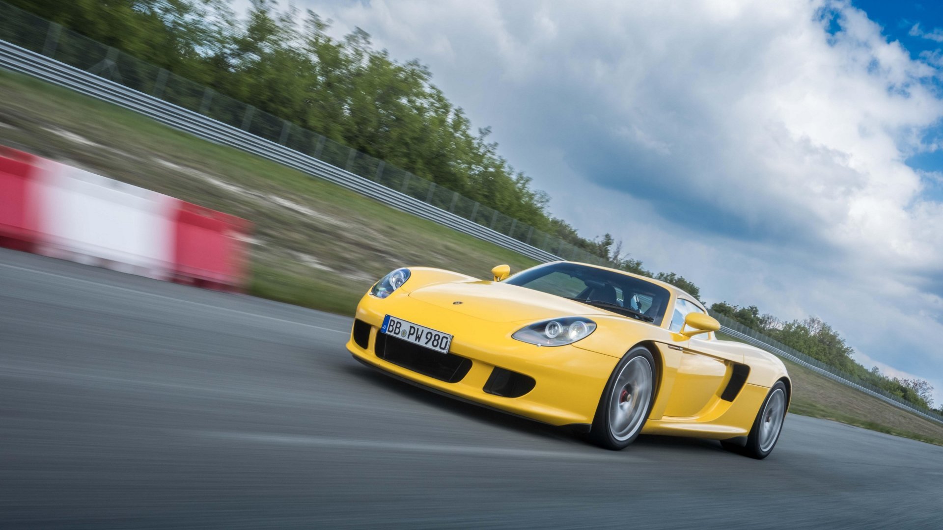 Porsche Carrera GT (980) Impresiona en Nürburgring Tras su Regreso Después de Dos Décadas